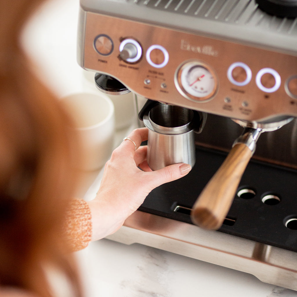 Crema Coffee Products | Distribuidor de café de 2.303 in y manipulador de  mano, doble cara, profundidad ajustable | Hermosas manipulaciones de mano